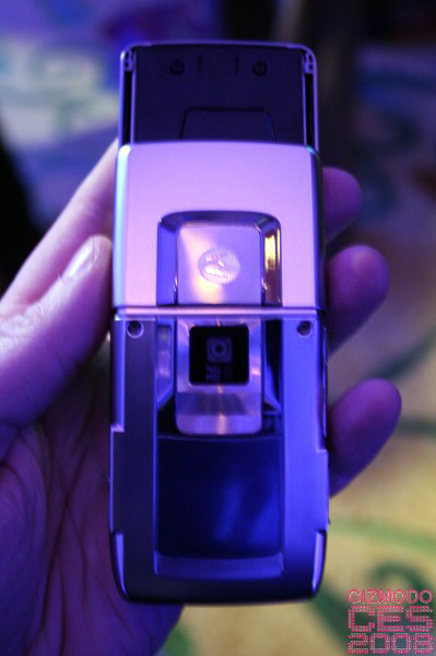 Illustration for article titled Motorola Z10 and ROKR E8 Hands On